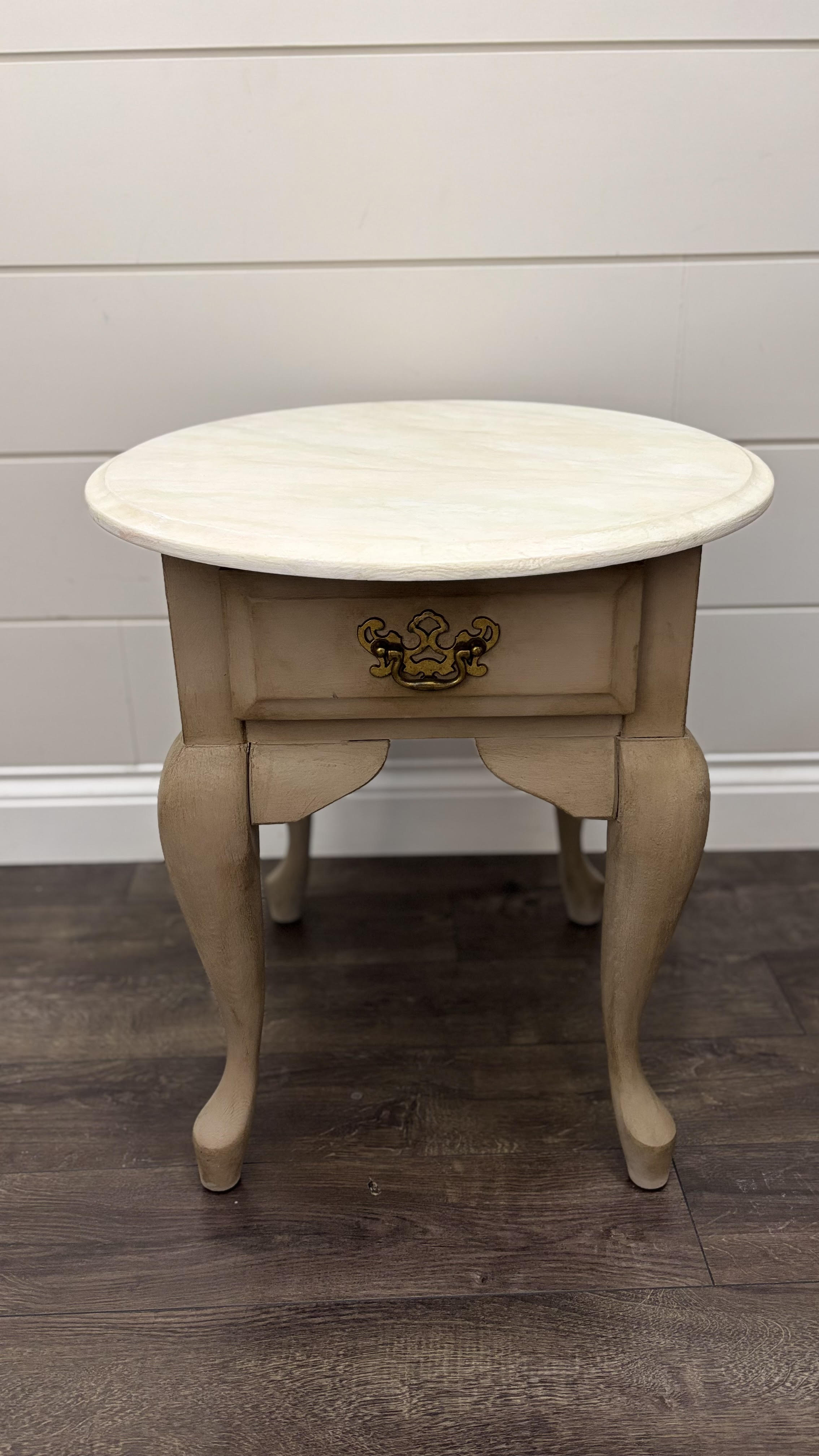 Queen Anne Side Table in Coco with Feathered Marble